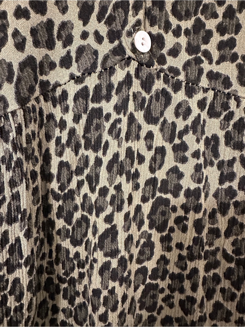Pistache Green Leopard Print V-neck Flowy Dress Size Large Women’s - Picture 7 of 15